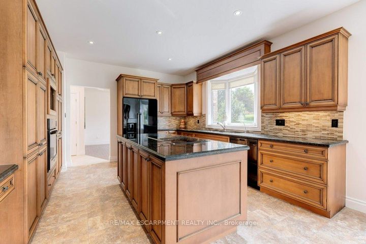 Photo 11 at 17 TEWS Lane, Greensville, Hamilton