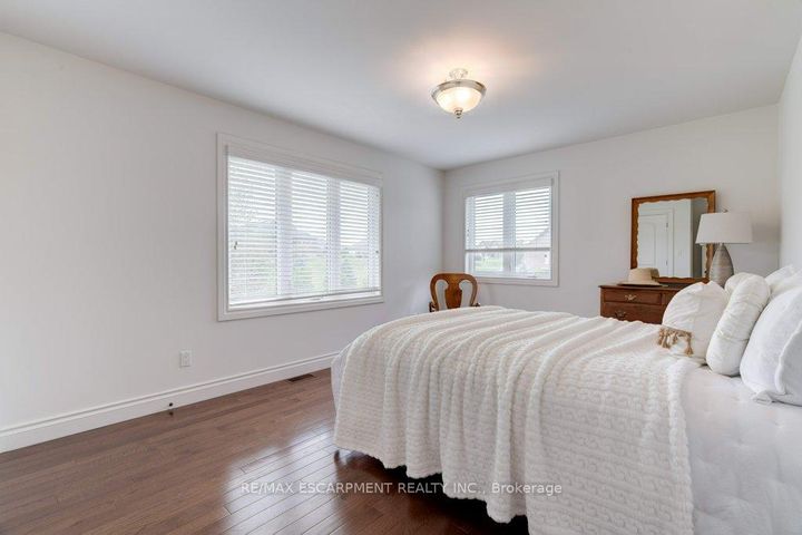Photo 32 at 17 TEWS Lane, Greensville, Hamilton