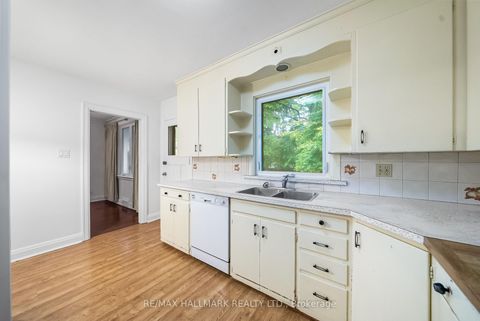Photo 13 at 344 Spring Garden Avenue, Willowdale East, Toronto