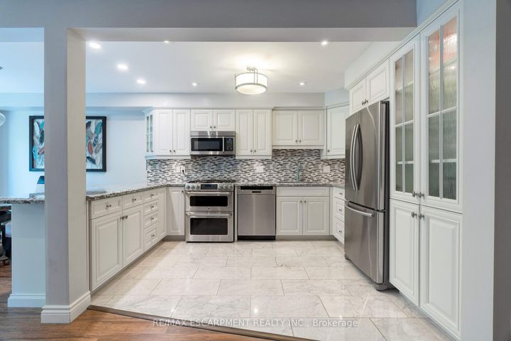 Photo 4 at 19 - 2151 WALKERS Line, Headon, Burlington
