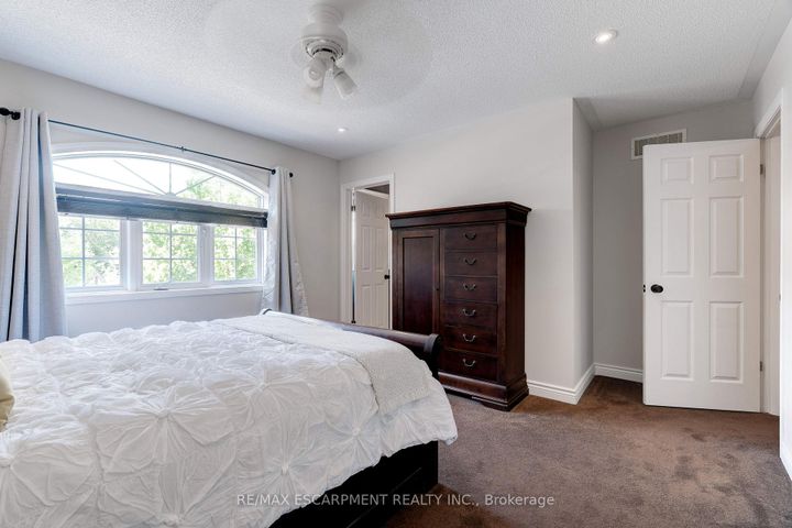 Photo 16 at 19 - 2151 WALKERS Line, Headon, Burlington