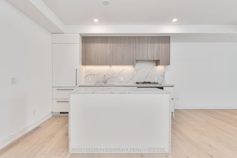 Photo 4 at PH05 - 200 Keewatin Avenue, Mount Pleasant East, Toronto