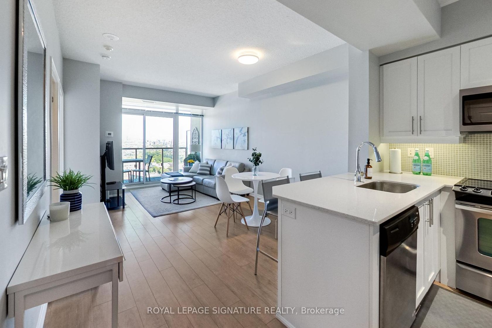 2816 - 125 Western Battery Road, Niagara, Toronto 