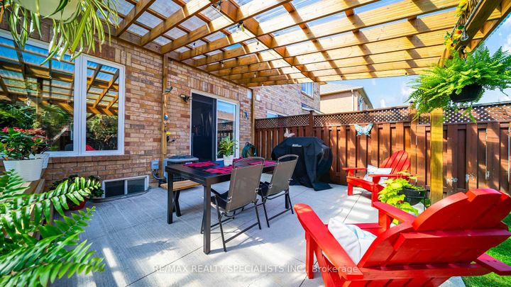 Photo 3 at 749 IRVING Terrace, BE Beaty, Milton