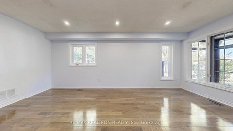 Photo 4 at 558 Willowick Drive, Wyndham, Newmarket