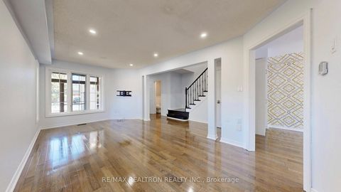 Photo 5 at 558 Willowick Drive, Wyndham, Newmarket