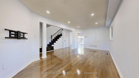 Photo 7 at 558 Willowick Drive, Wyndham, Newmarket