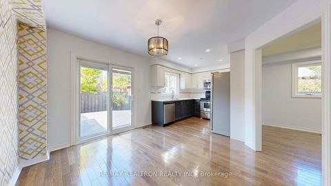 Photo 8 at 558 Willowick Drive, Wyndham, Newmarket