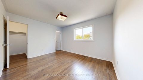 Photo 14 at 558 Willowick Drive, Wyndham, Newmarket