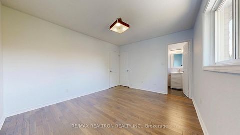 Photo 15 at 558 Willowick Drive, Wyndham, Newmarket