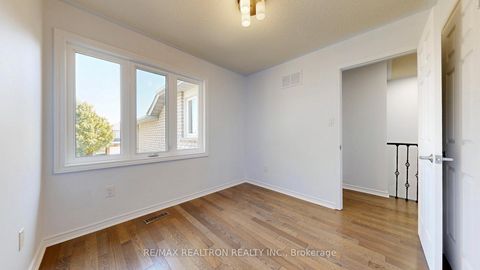 Photo 20 at 558 Willowick Drive, Wyndham, Newmarket