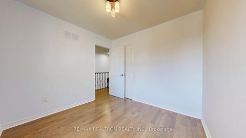 Photo 21 at 558 Willowick Drive, Wyndham, Newmarket