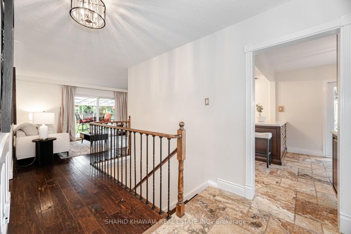 Photo 5 at 3286 Gatliff Court, Applewood, Mississauga