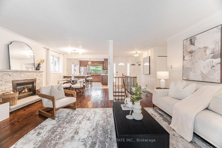Photo 8 at 3286 Gatliff Court, Applewood, Mississauga