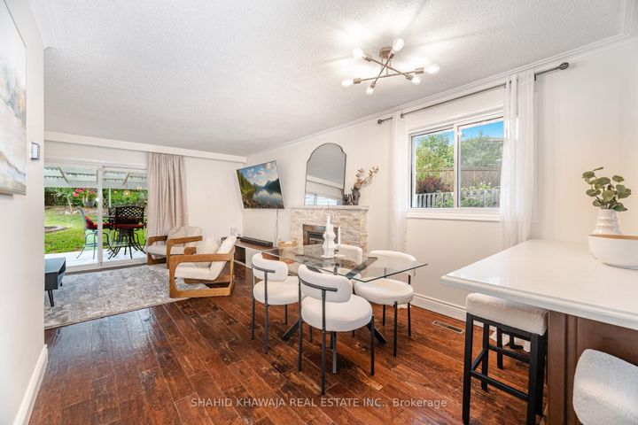 Photo 10 at 3286 Gatliff Court, Applewood, Mississauga