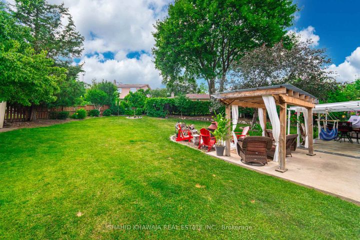 Photo 32 at 3286 Gatliff Court, Applewood, Mississauga