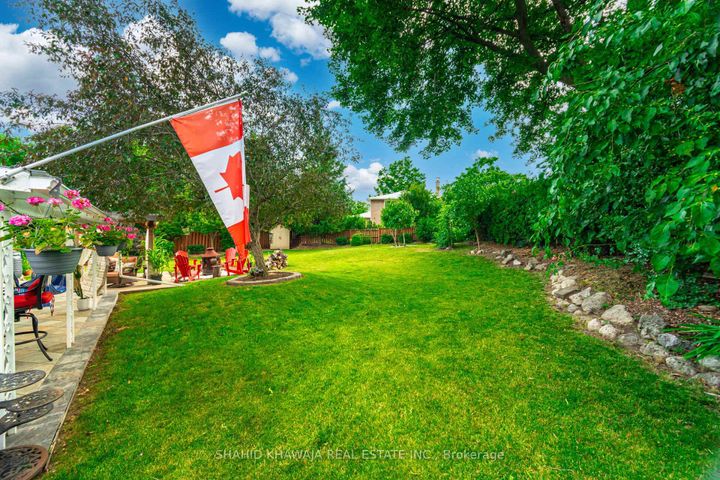 Photo 33 at 3286 Gatliff Court, Applewood, Mississauga