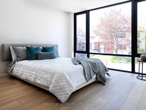 Photo 9 at 29 Walford Road, Kingsway South, Toronto