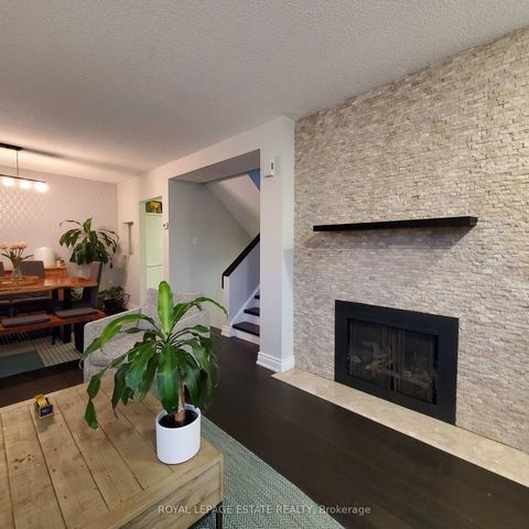 Photo 3 at Th1 - 73 Upper Canada Drive, Windfields, Toronto