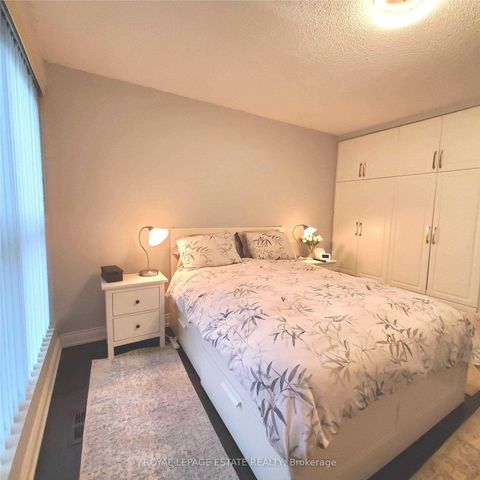 Photo 10 at Th1 - 73 Upper Canada Drive, Windfields, Toronto