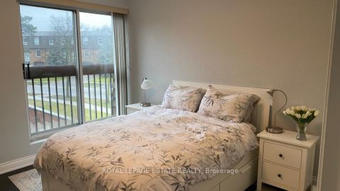 Photo 11 at Th1 - 73 Upper Canada Drive, Windfields, Toronto