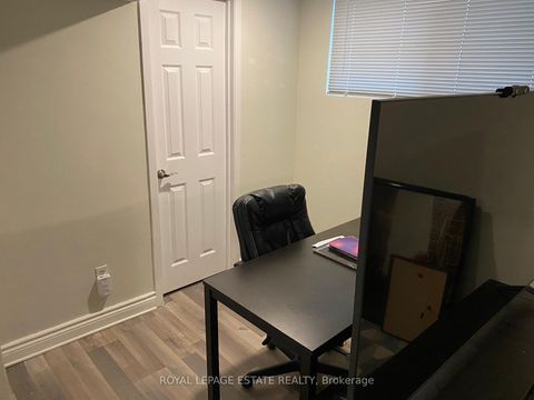 Photo 19 at Th1 - 73 Upper Canada Drive, Windfields, Toronto