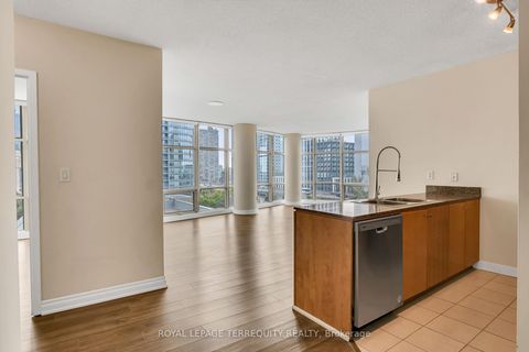 Photo 4 at 709 - 35 Mariner Terrace, Waterfront Communities C1, Toronto