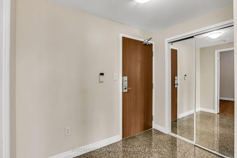 Photo 5 at 709 - 35 Mariner Terrace, Waterfront Communities C1, Toronto