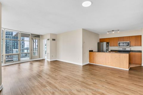 Photo 12 at 709 - 35 Mariner Terrace, Waterfront Communities C1, Toronto