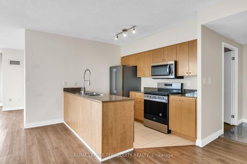 Photo 16 at 709 - 35 Mariner Terrace, Waterfront Communities C1, Toronto