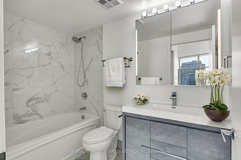 Photo 27 at 709 - 35 Mariner Terrace, Waterfront Communities C1, Toronto