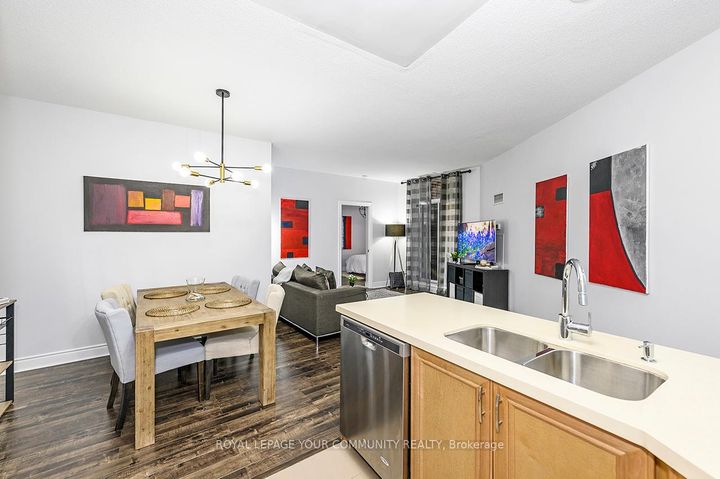 Photo 7 at 114 - 25 Earlington Avenue, Kingsway South, Toronto