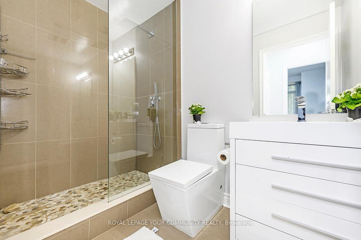 Photo 22 at 114 - 25 Earlington Avenue, Kingsway South, Toronto