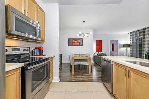 Photo 6 at 114 - 25 Earlington Avenue, Kingsway South, Toronto