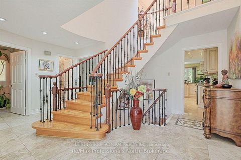 Photo 7 at 8 Elmsley Drive, Observatory, Richmond Hill