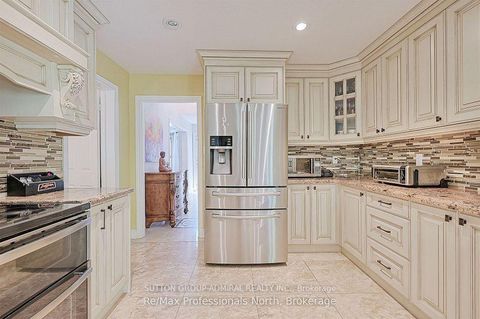 Photo 15 at 8 Elmsley Drive, Observatory, Richmond Hill