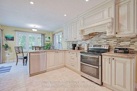 Photo 16 at 8 Elmsley Drive, Observatory, Richmond Hill