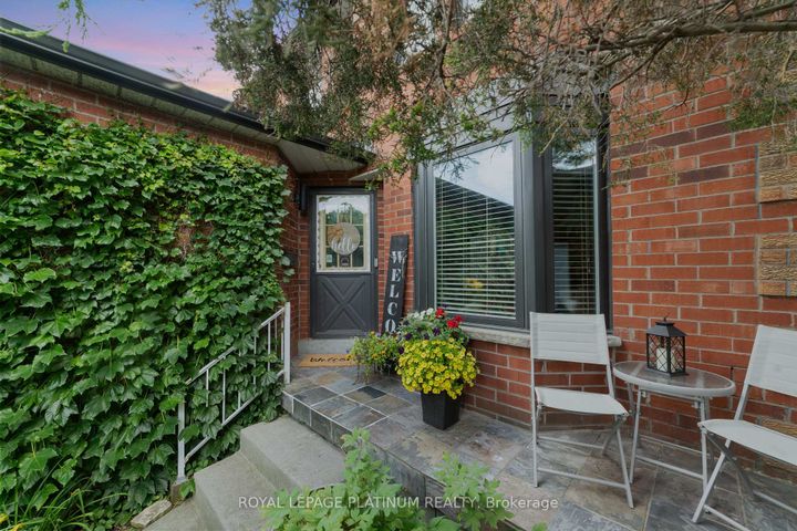 Photo 4 at 77 Lord Simcoe Drive, Westgate, Brampton
