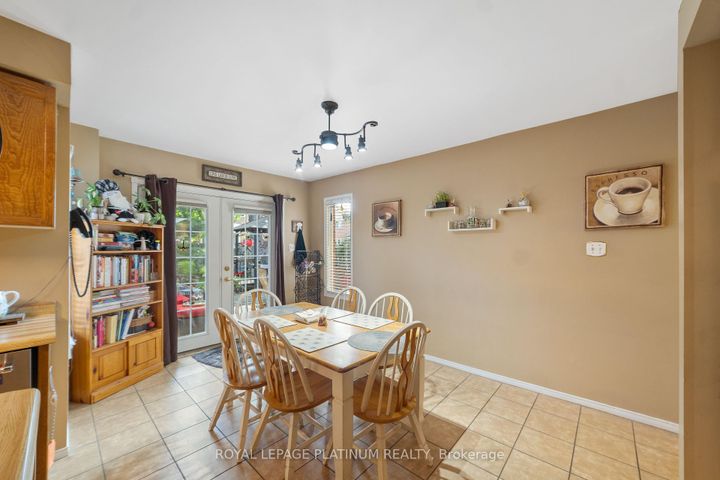 Photo 7 at 77 Lord Simcoe Drive, Westgate, Brampton