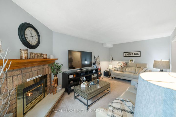 Photo 10 at 77 Lord Simcoe Drive, Westgate, Brampton