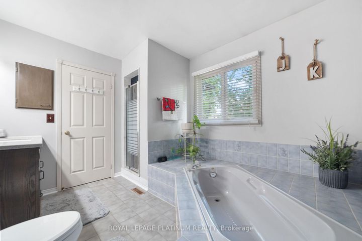 Photo 24 at 77 Lord Simcoe Drive, Westgate, Brampton