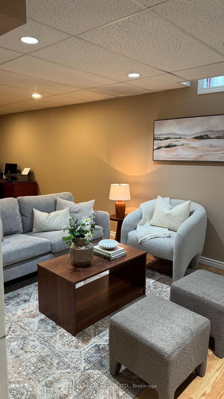 Photo 9 at 769 Lochness Crescent, McLaughlin, Oshawa