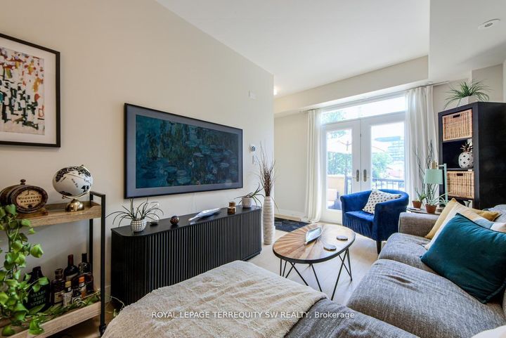 Photo 5 at TH15 - 80 Carr Street, Chinatown, Toronto