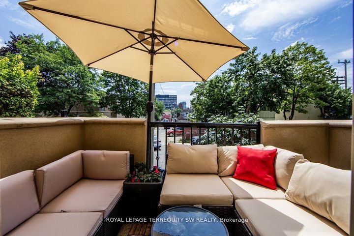 Photo 6 at TH15 - 80 Carr Street, Chinatown, Toronto