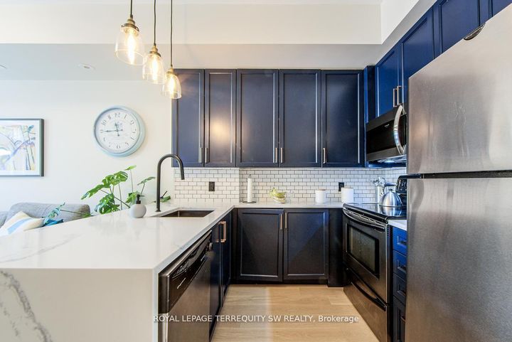 Photo 10 at TH15 - 80 Carr Street, Chinatown, Toronto