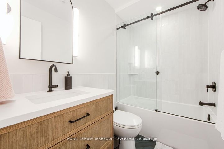 Photo 16 at TH15 - 80 Carr Street, Chinatown, Toronto