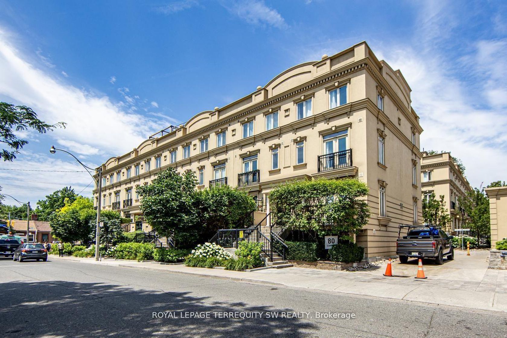 TH15 - 80 Carr Street, Chinatown, Toronto 2