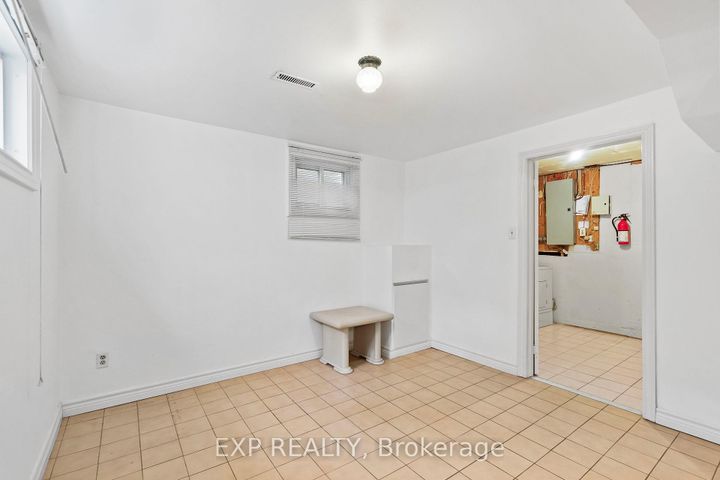 Photo 38 at 17 Gordon Rowe Crescent, Observatory, Richmond Hill