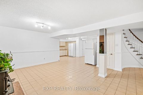 Photo 36 at 17 Gordon Rowe Crescent, Observatory, Richmond Hill