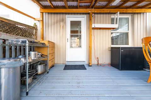 Photo 2 at 42 - 740 Kennedy Road, Ionview, Toronto